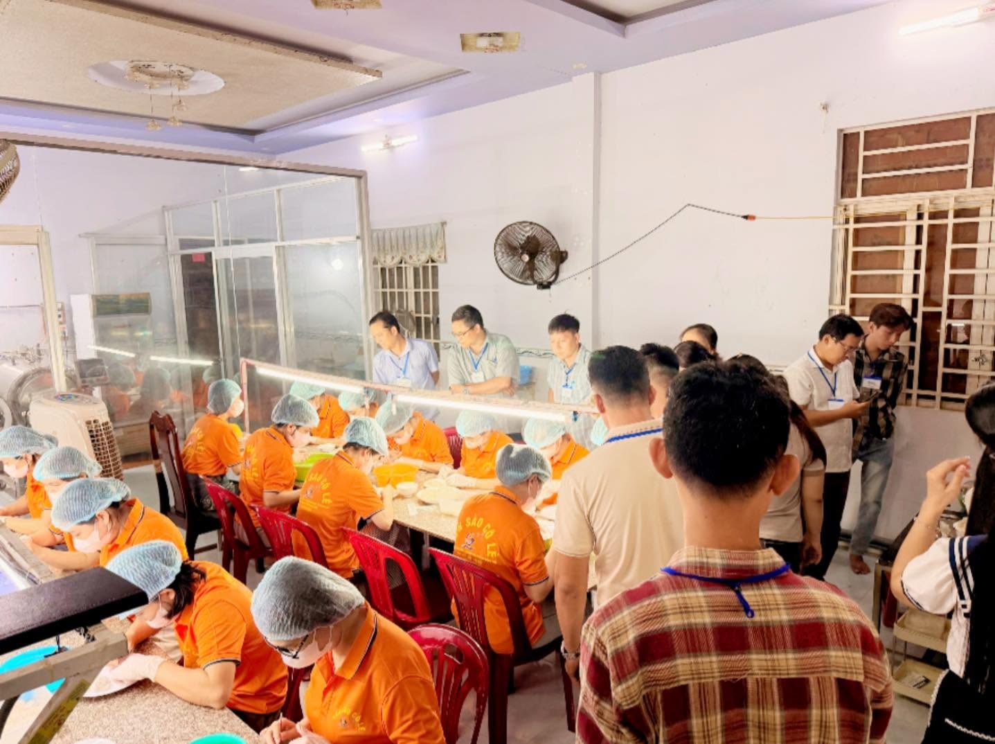 Đồng hành phát triển sinh kế và đội ngũ nhân sự địa phương